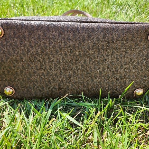 Michael Kors handbag and wristlet wallet set - Picture 4 of 13